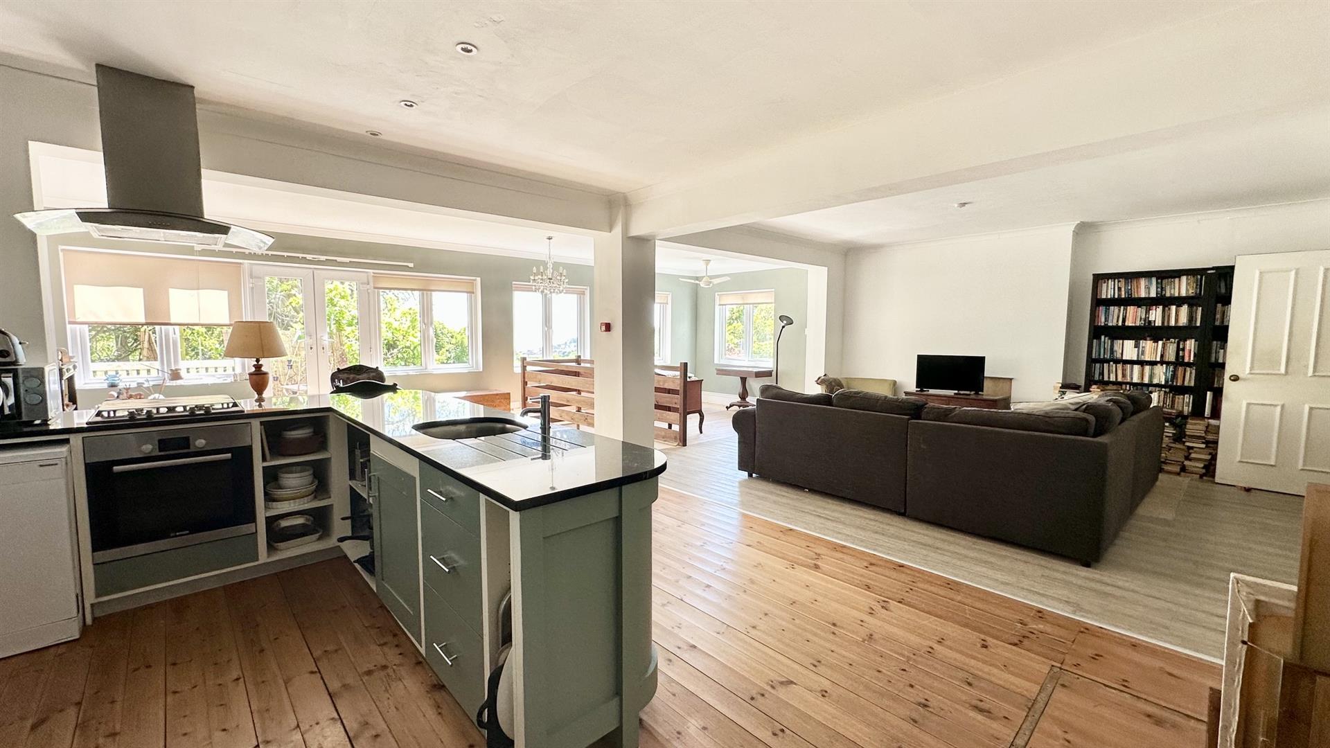 8 bed property in Godwin Road, Hastings